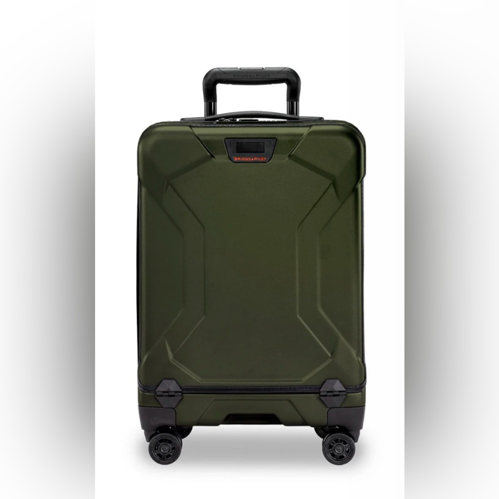 Briggs & Riley Hard cover torq carry on spinner international 21” hunter green